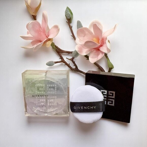 NEW Givenchy Prisme Libre Illuminating & Color Correcting Loose Powder 01 Mini - Picture 3 of 5